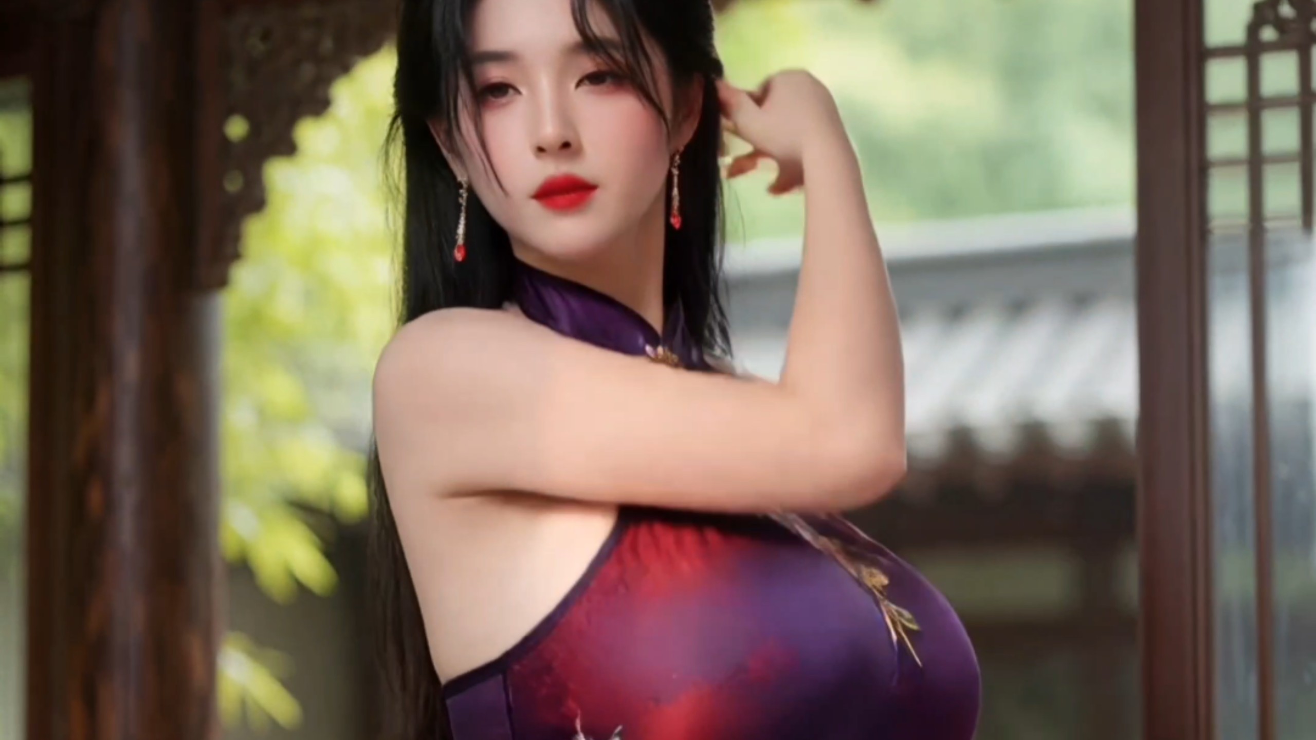 大红大紫的旗袍 很有韵味
