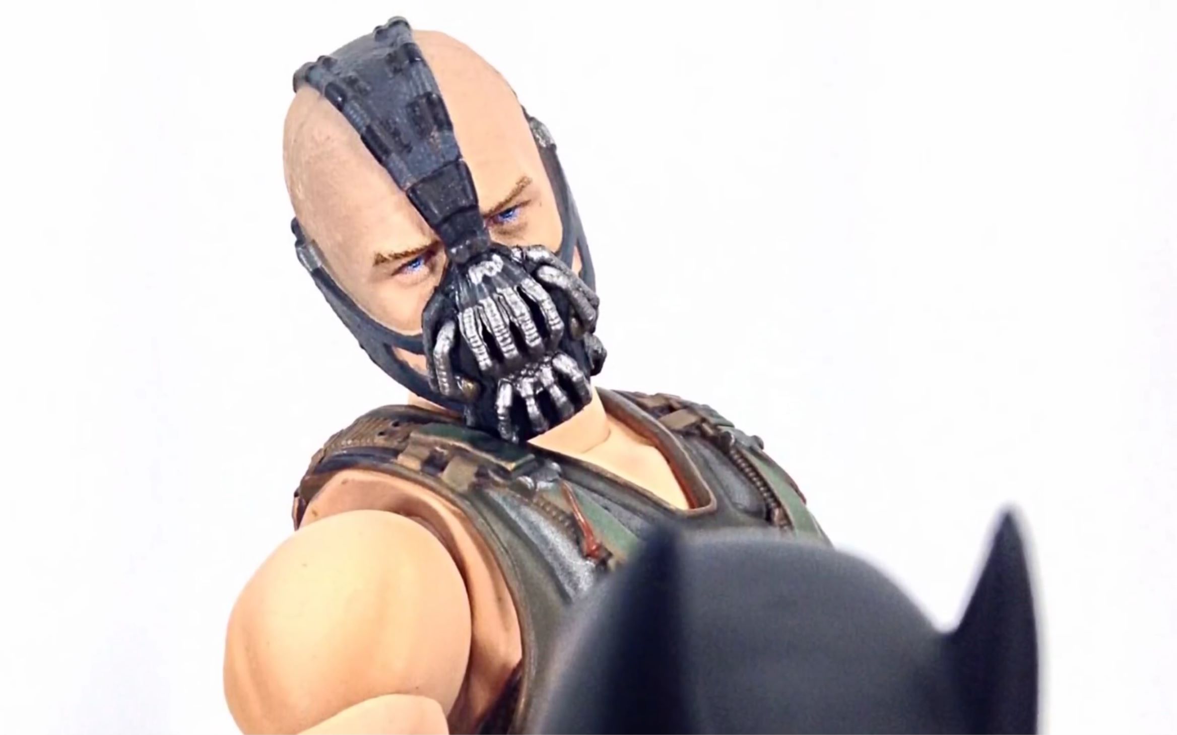 [图]MAFEX Medicom Toy DC The Dark Knight Rises BANE Action Figure Toy Review