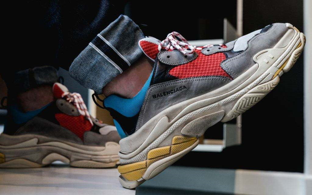 权志龙穿火了 balenciaga,老爹鞋出了新高度.