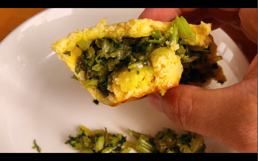 失业男子每天吃糠咽菜,偷拍老头儿撒尿险些被打