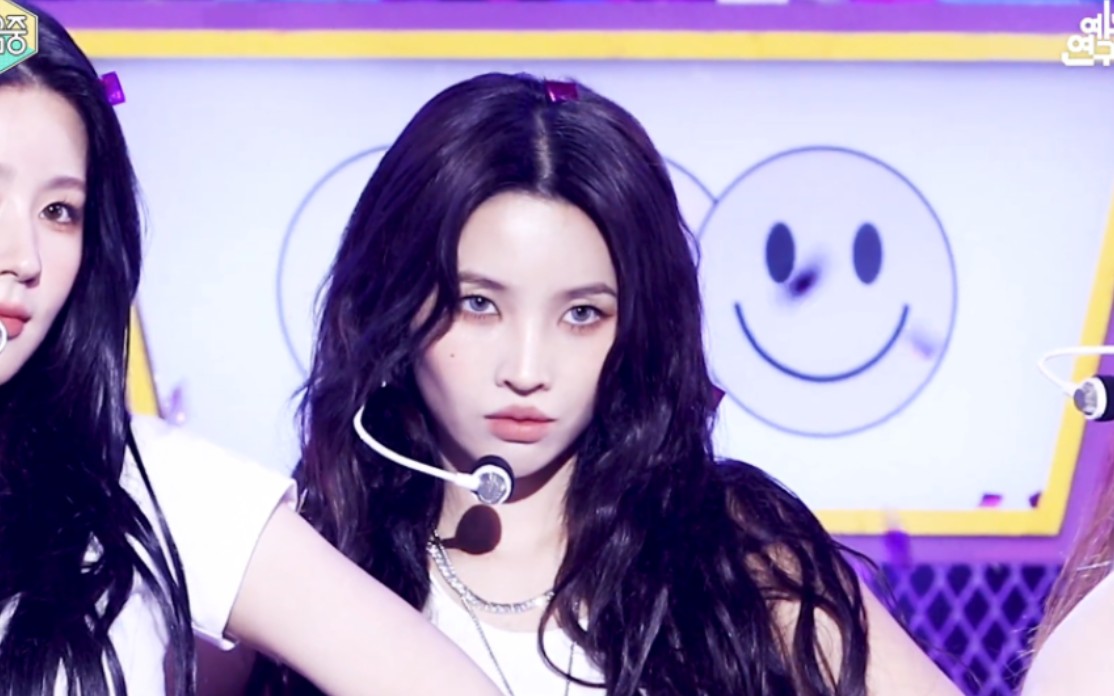 (g)i-dle 田小娟queencard音中怼脸直拍