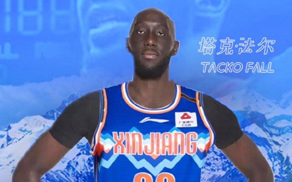 天赋异禀!塔克法尔新疆队训练视频曝光,轻轻一跳就完成扣篮