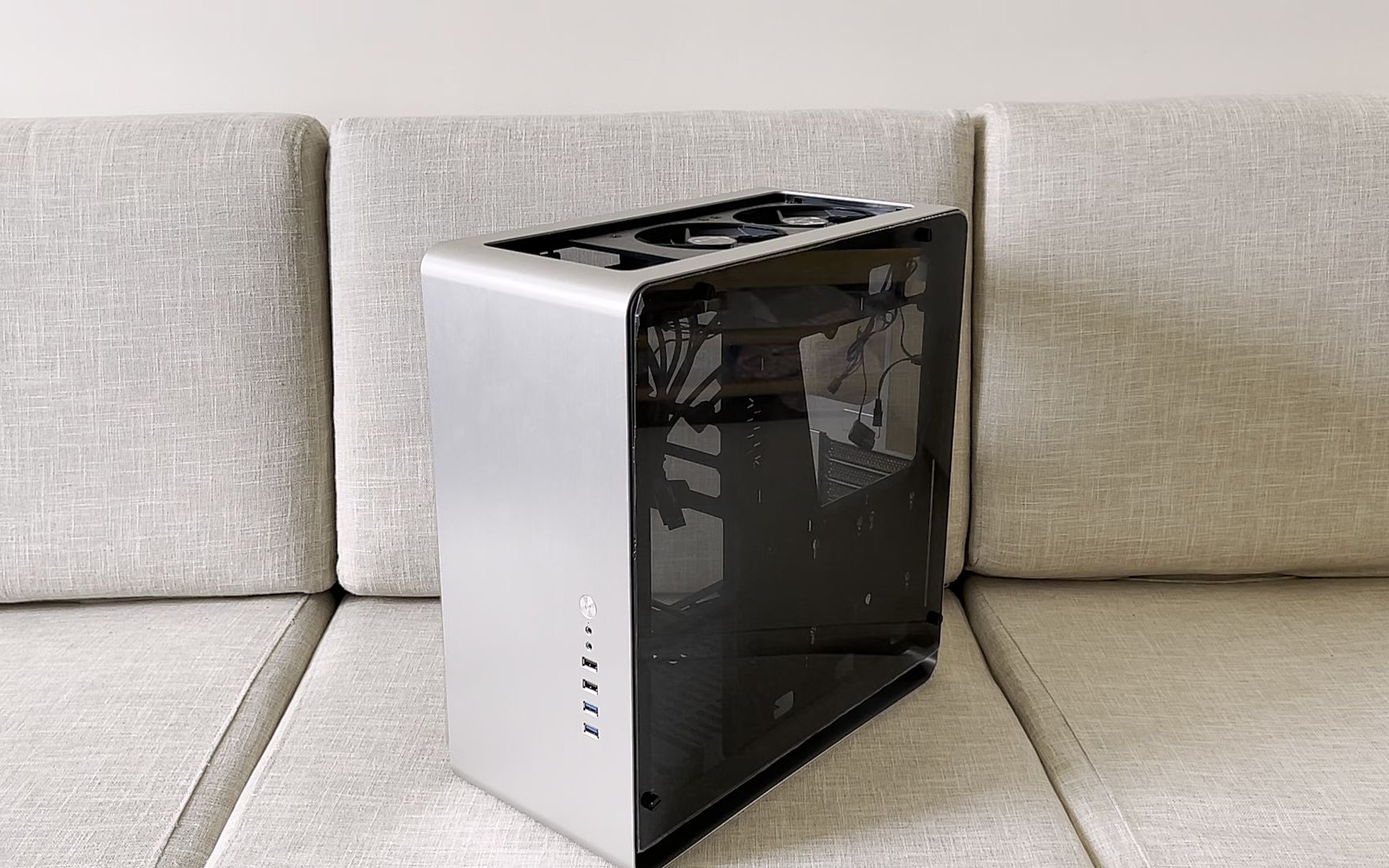 乔思伯umx4 rgb版atx机箱 静态内外实拍 开箱展示