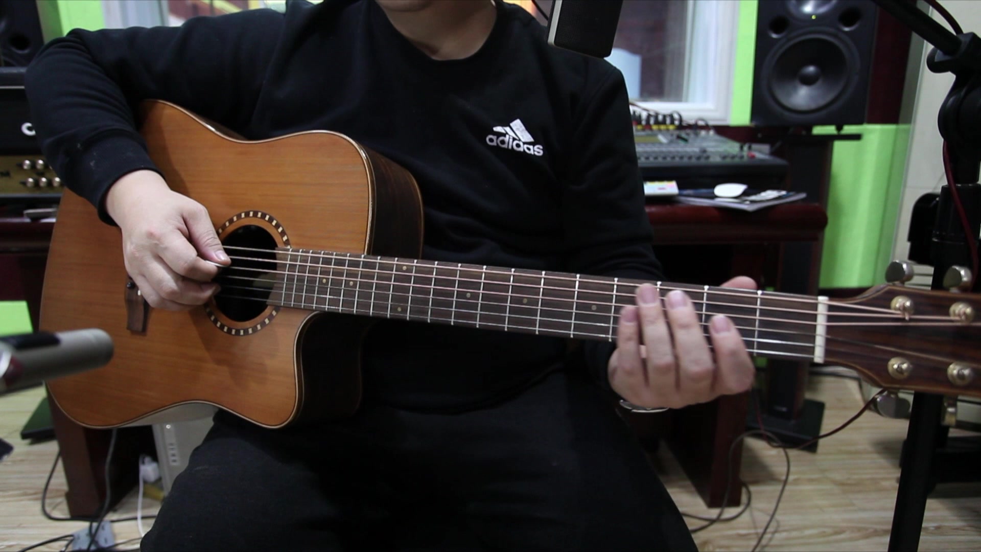 rockschool木吉他三级everythinghaschanged曲子