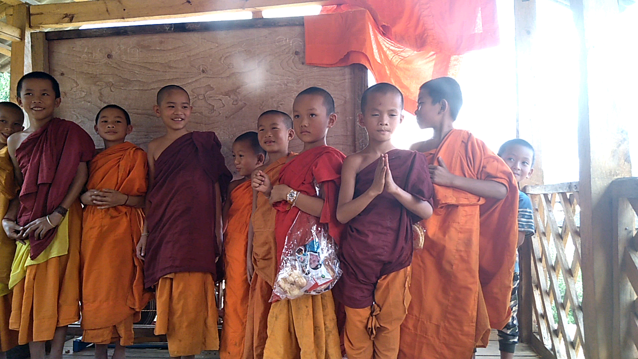 缅甸孟波小孩的日常生活(一)#生活记录