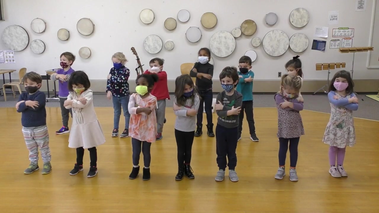 [图]Lower School Winter Program 2021 - Little Wheel Turning in My Heart