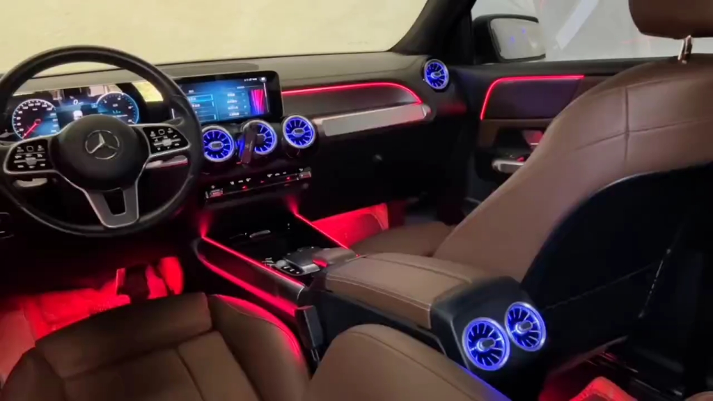 奔驰glb 氛围灯 前后涡轮出风口