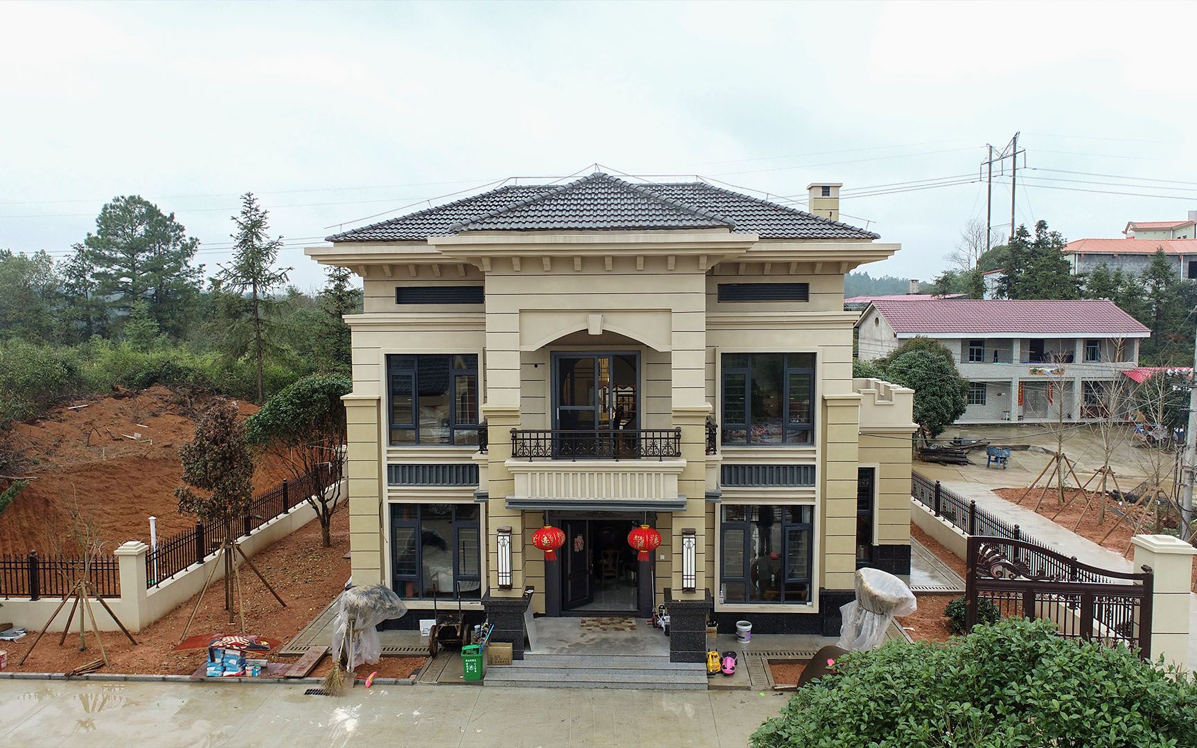 航拍湖南株洲的农村别墅,造型精致靓丽,花费上百万值吗?