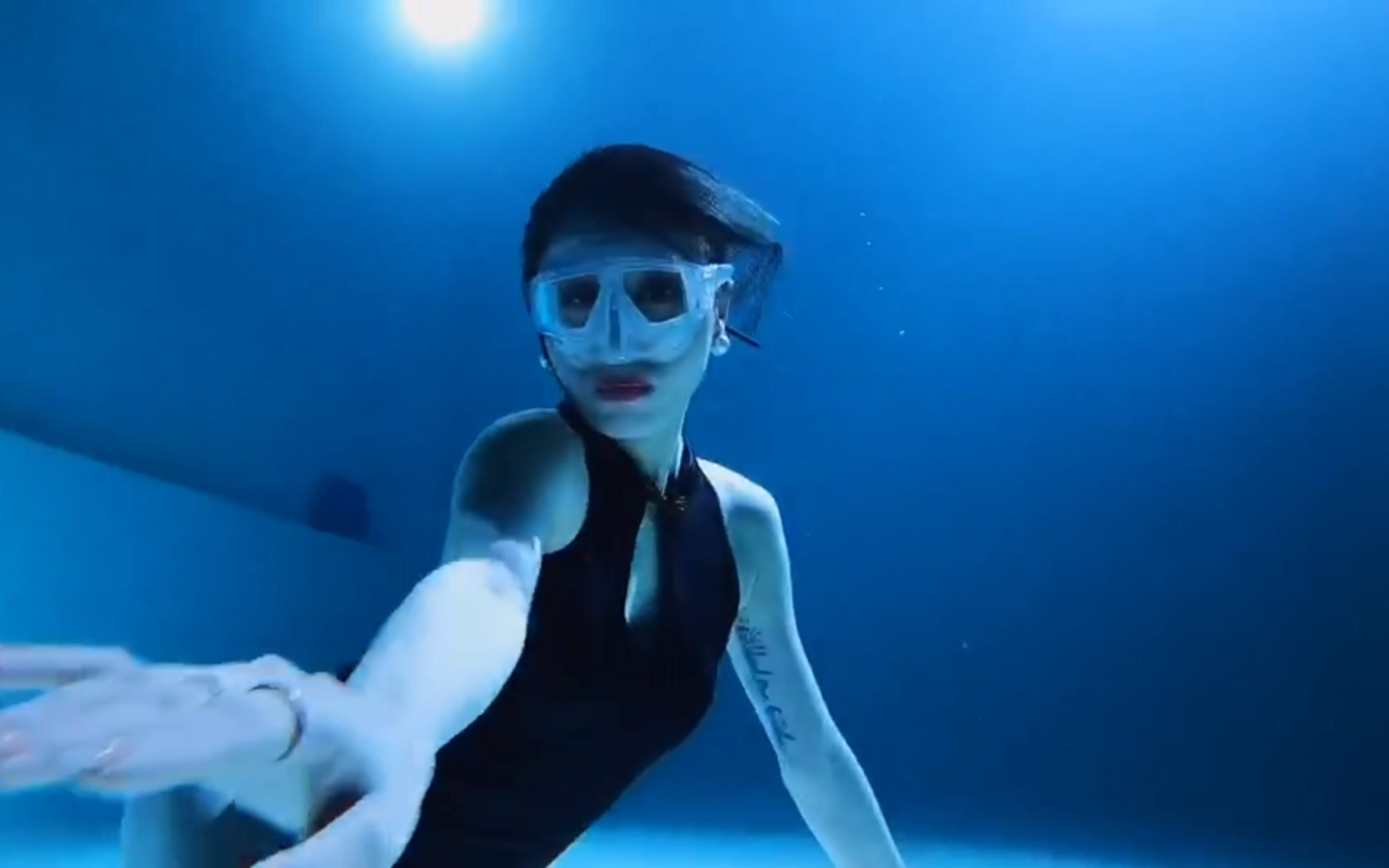 水下舞蹈——囍 | 水下舞蹈配上最近超火的《囍》是怎样的感觉?