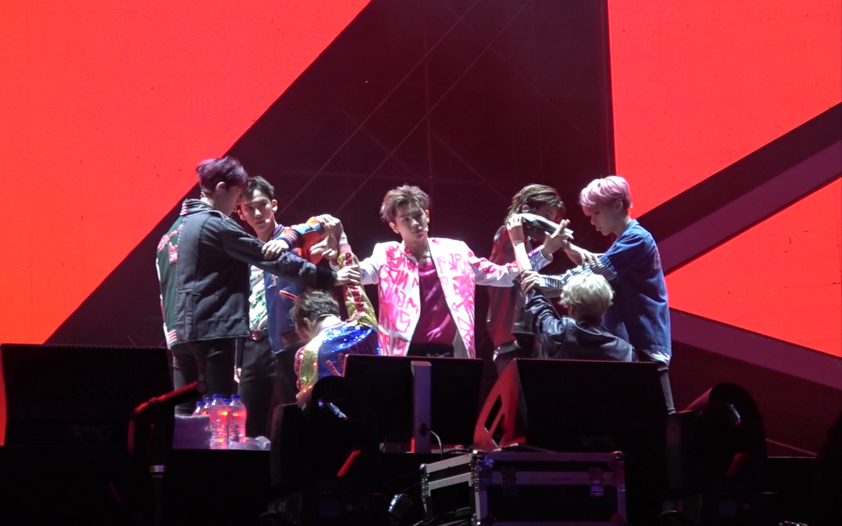 乐华七子next0623北京见面会waitaminute舞蹈