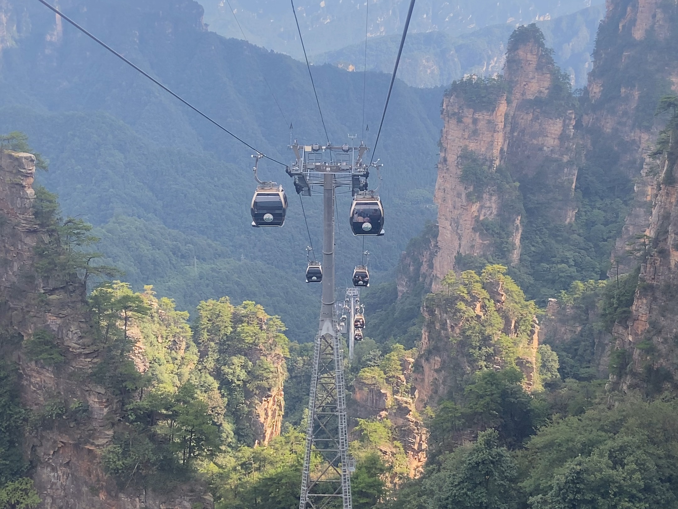 张家界武陵源天子山下山索道