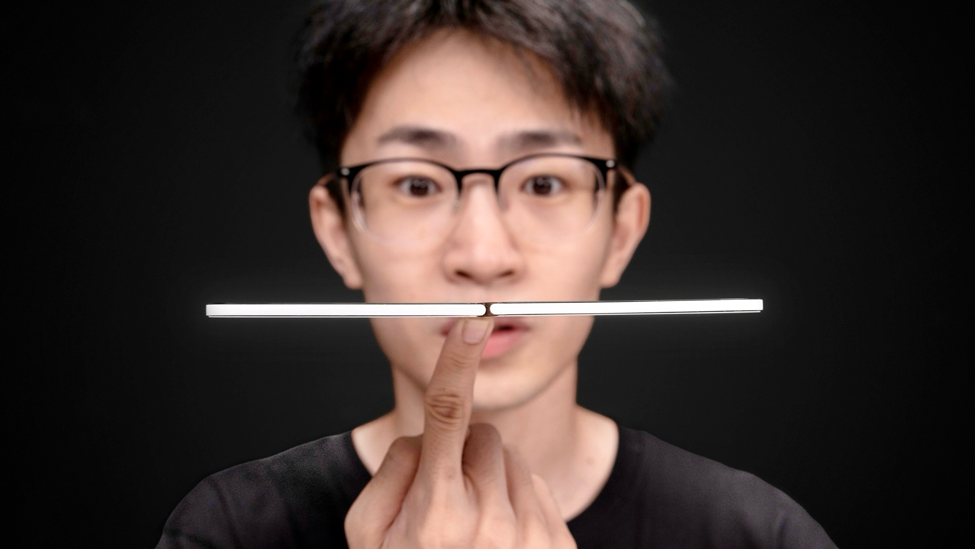 【何同学】五年前，我见到了微软的秘密手机...