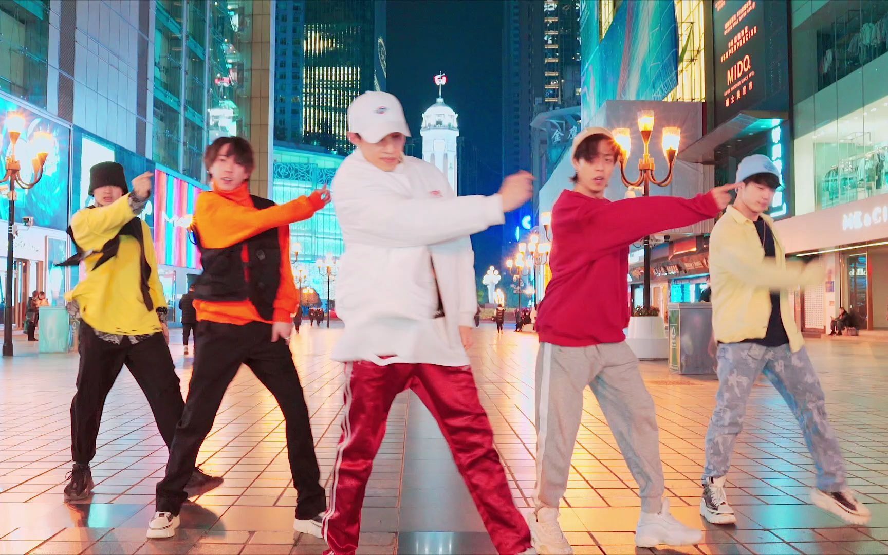 不齐舞团宝贝晚安宝贝早点睡然后在峡谷里相遇的是你吗