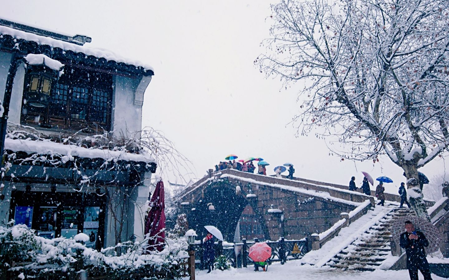 趁雪天人少,逛逛南长街走走清名桥