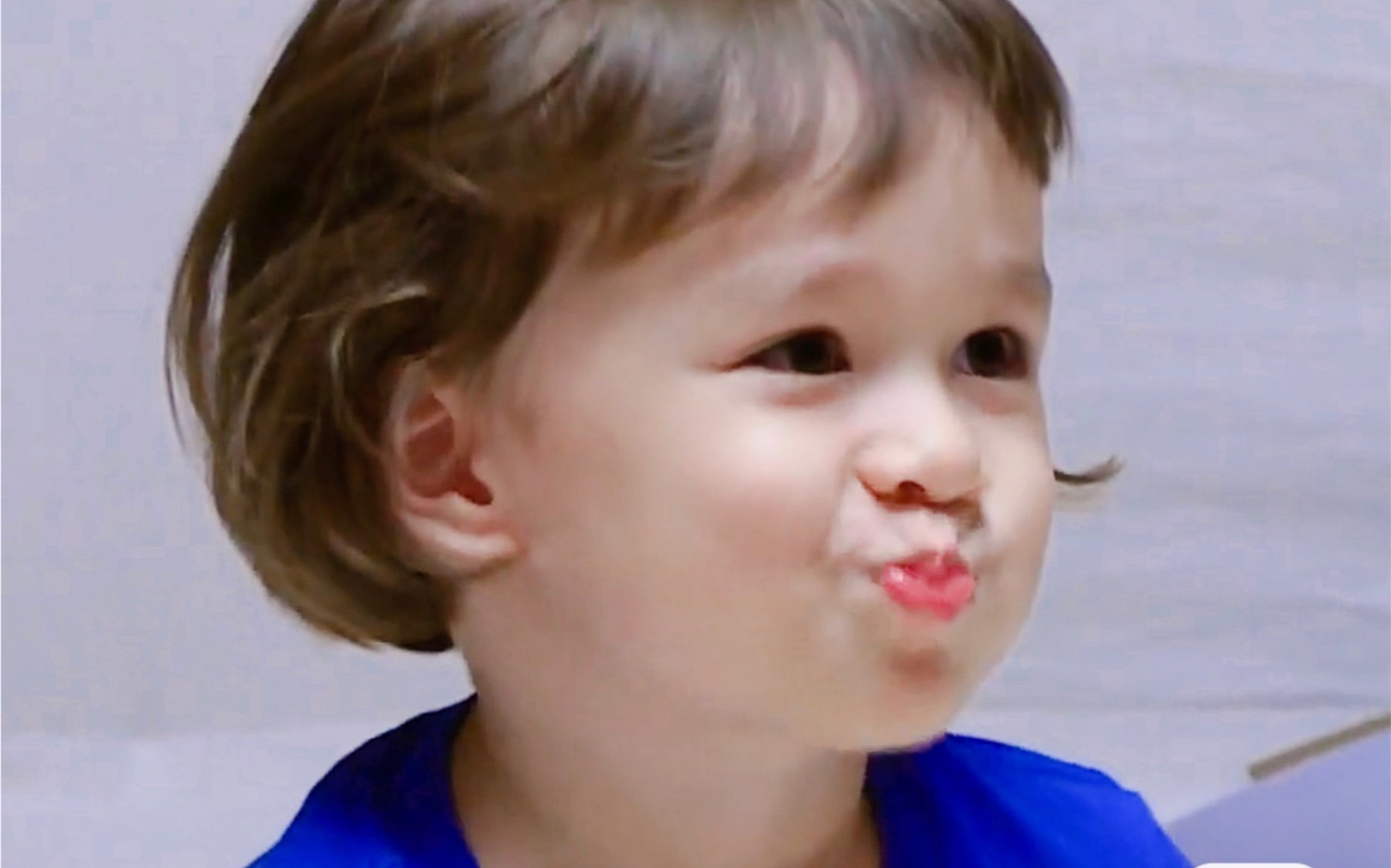 威廉一笑 姨母什么烦恼是都跑一边啦