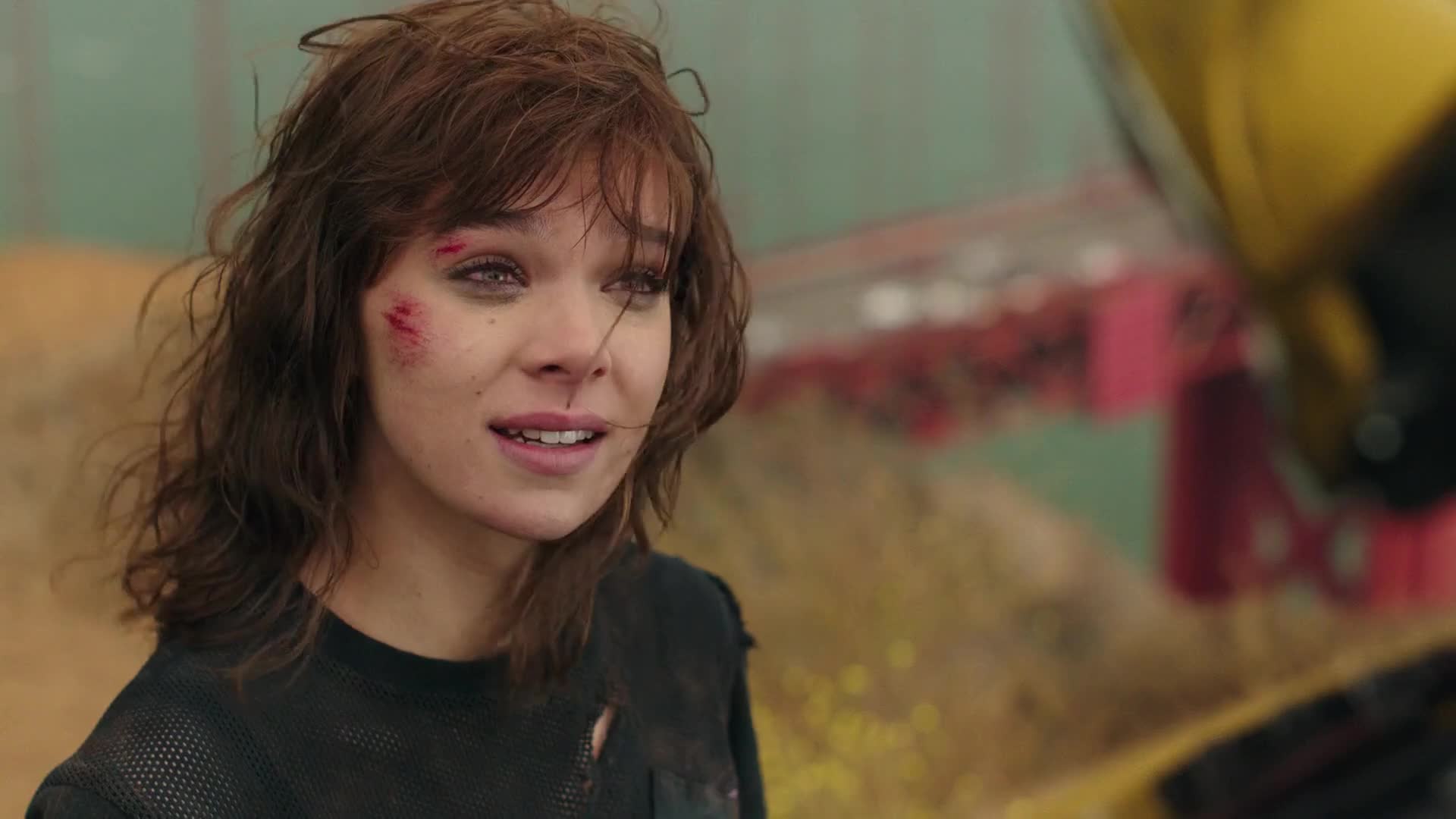 大黄蜂:大黄蜂终将是要回归的,与查莉依依惜别,踏上旅程_哔哩哔哩 (゜