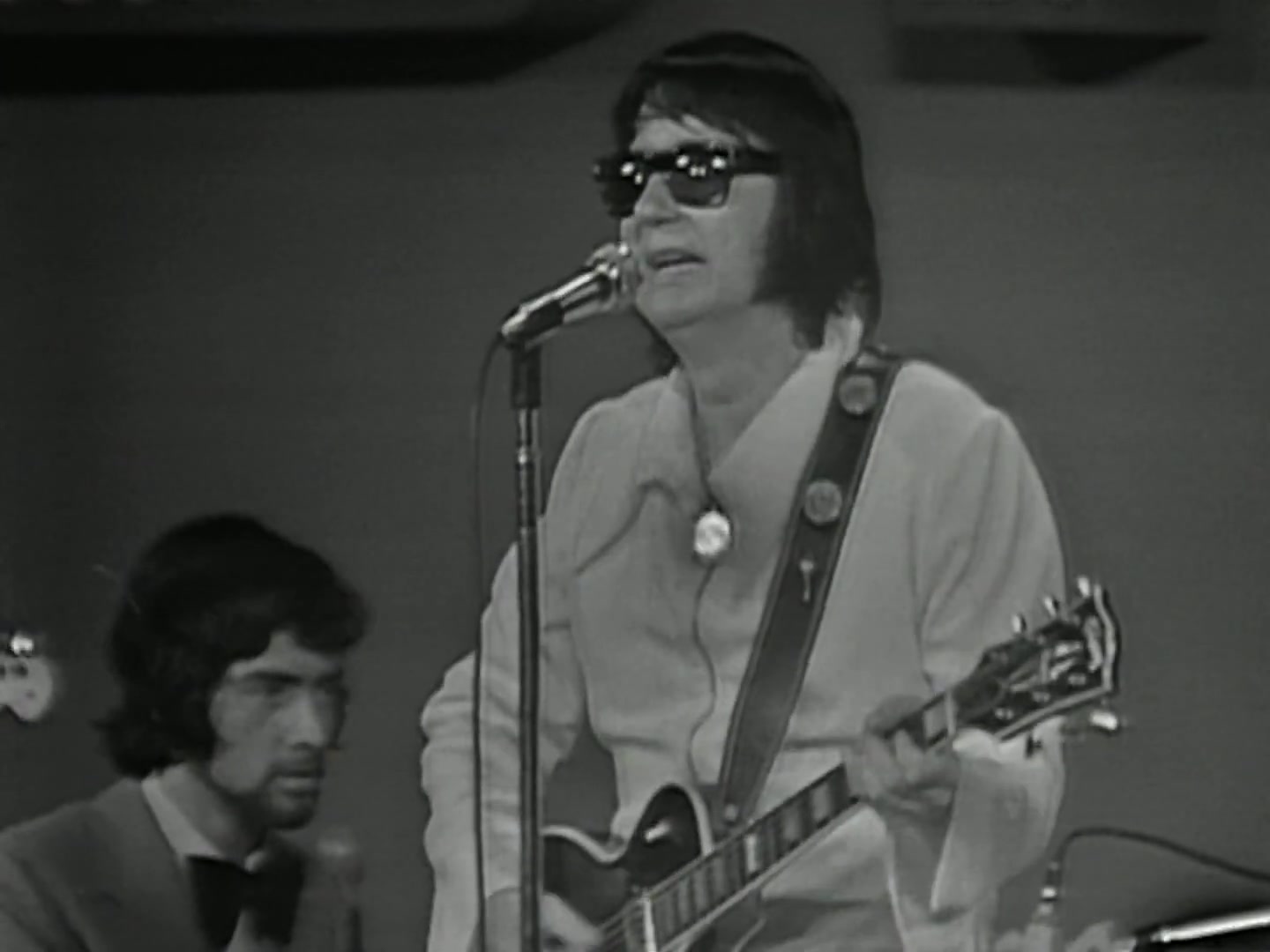 [图]《Oh, Pretty Woman》- Roy Orbison 澳大利亚演唱会现场 1972