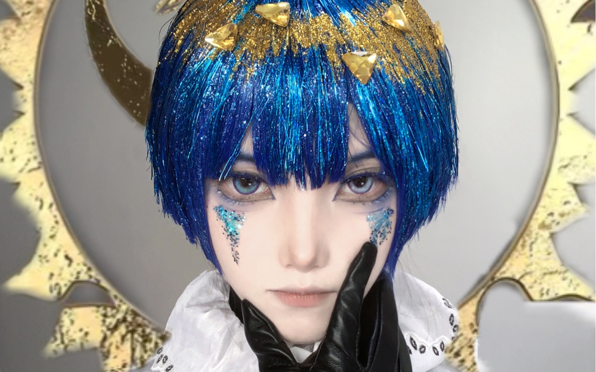 【宝石之国月亮法斯cos】"那个孩子,在期待月人的到来"-苦练双刀流鱼