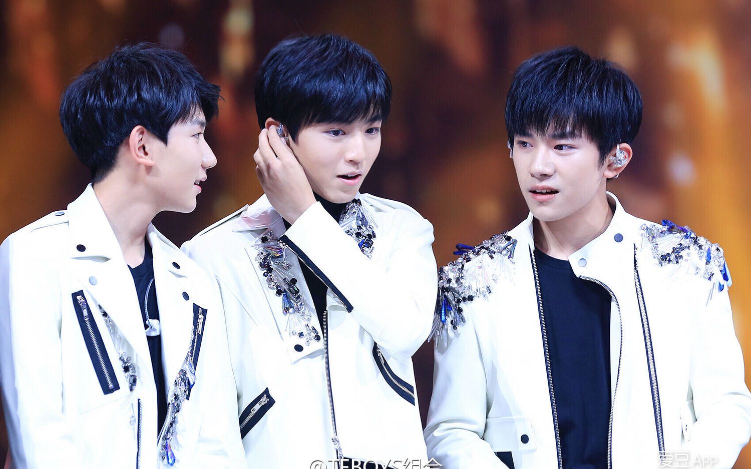 tfboys《是你》练习室版中的失误与萌点