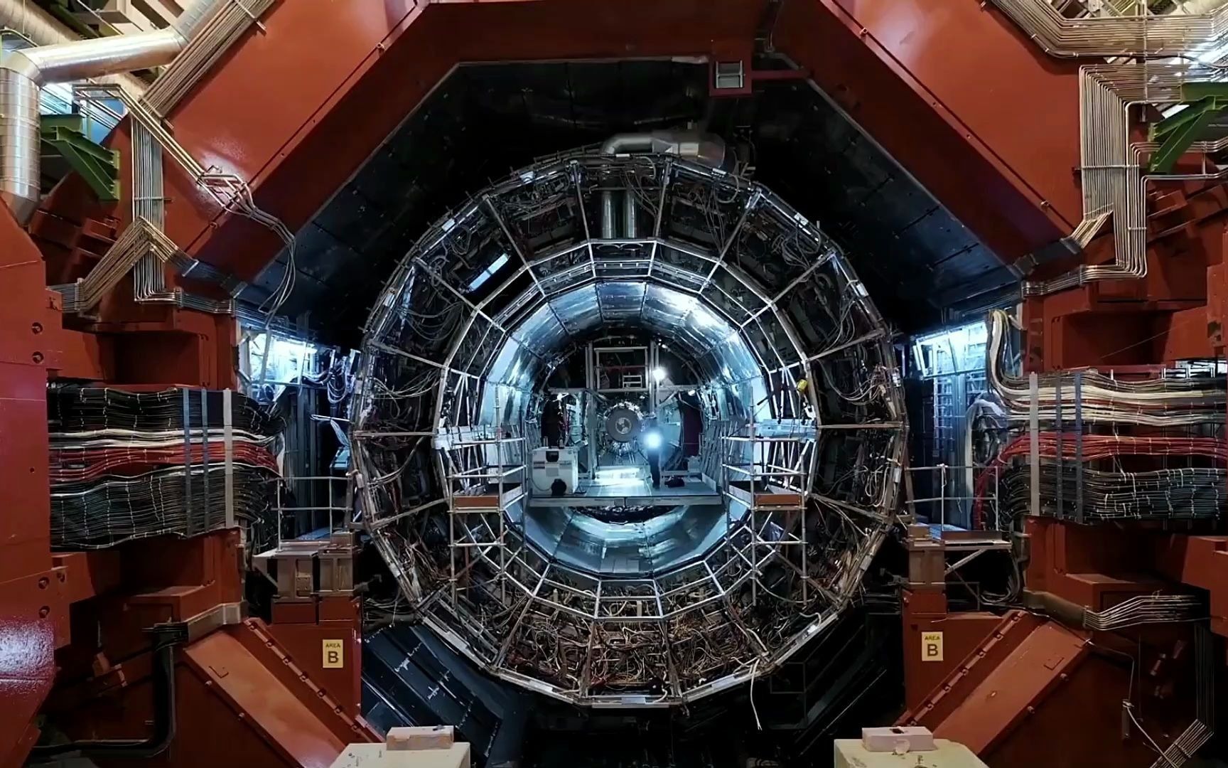 活动作品对撞机实验粒子接近光速发生碰撞可能会产生黑洞地球安全吗