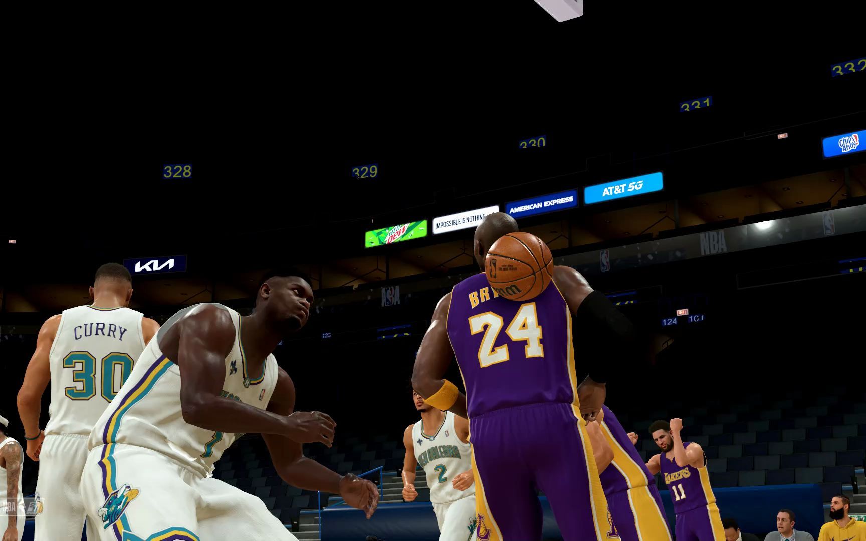 nba2k22科比转体360单手暴扣