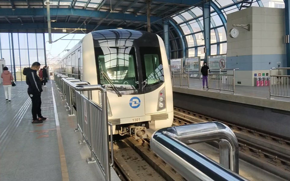 大连地铁13号线1301车组东山路进站