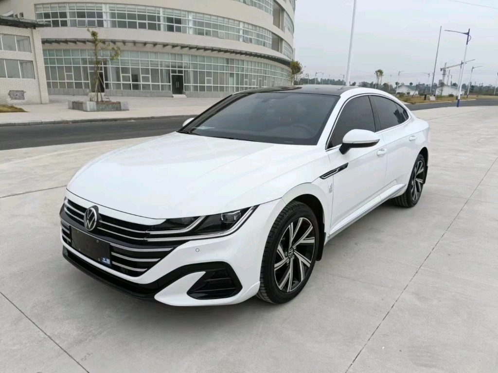 22年8月上牌大众cc,才4千多公里,新车指导价24.