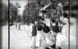 Télécharger la video: 悬崖 1958