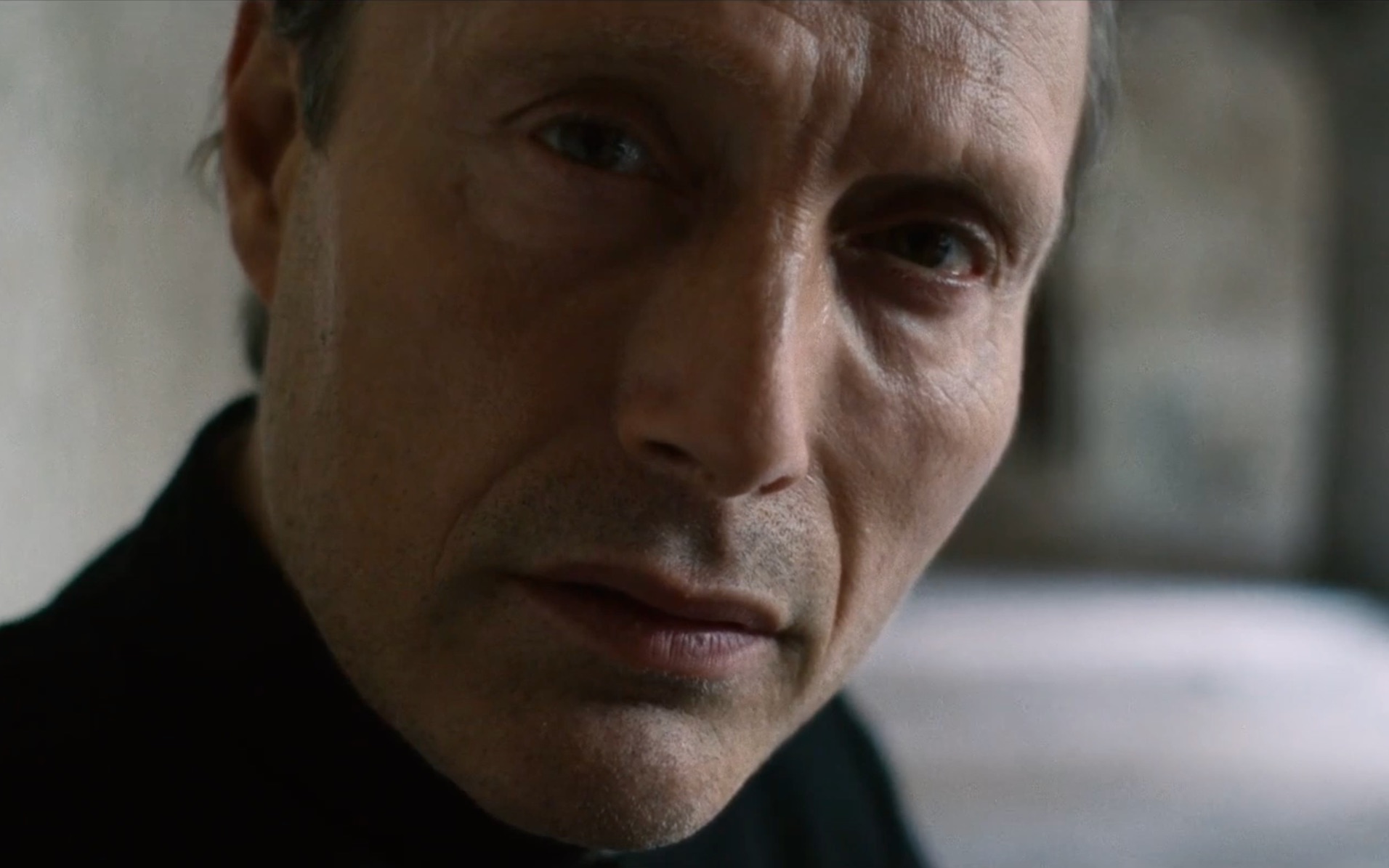 [图]【Mads Mikkelsen】永恒之门CUT〡神父麦近距离怼脸式话疗