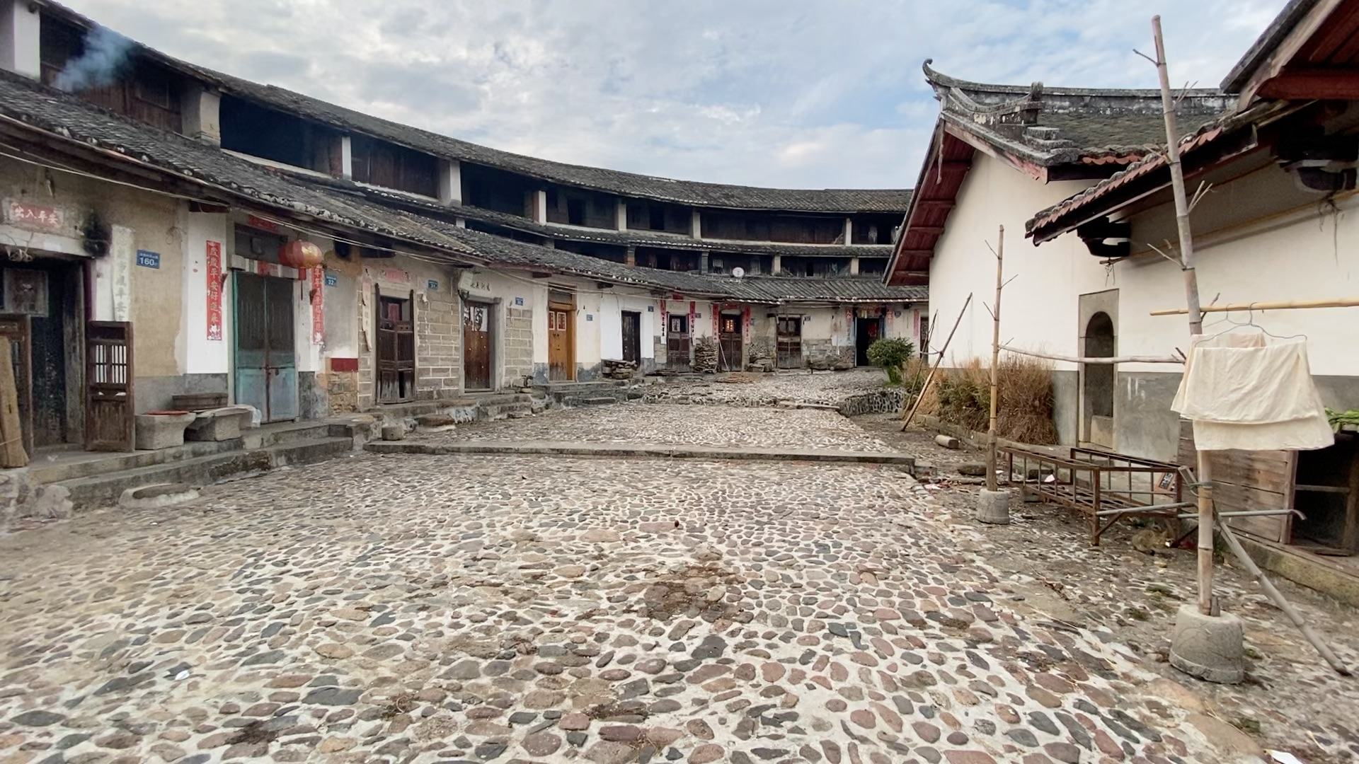 客家土楼凤狮村凤山楼内部