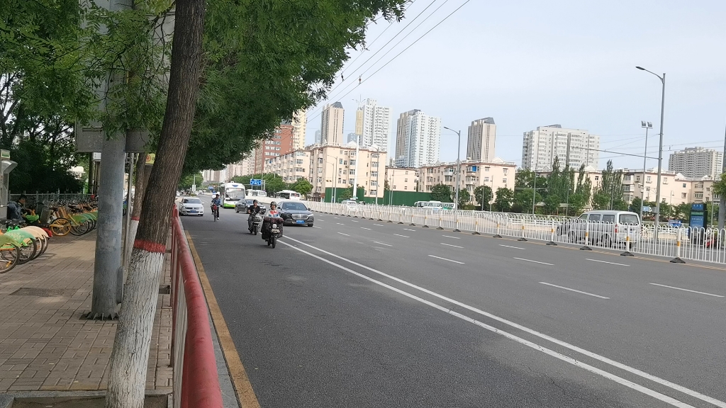 太原公交105路胜利桥东进站