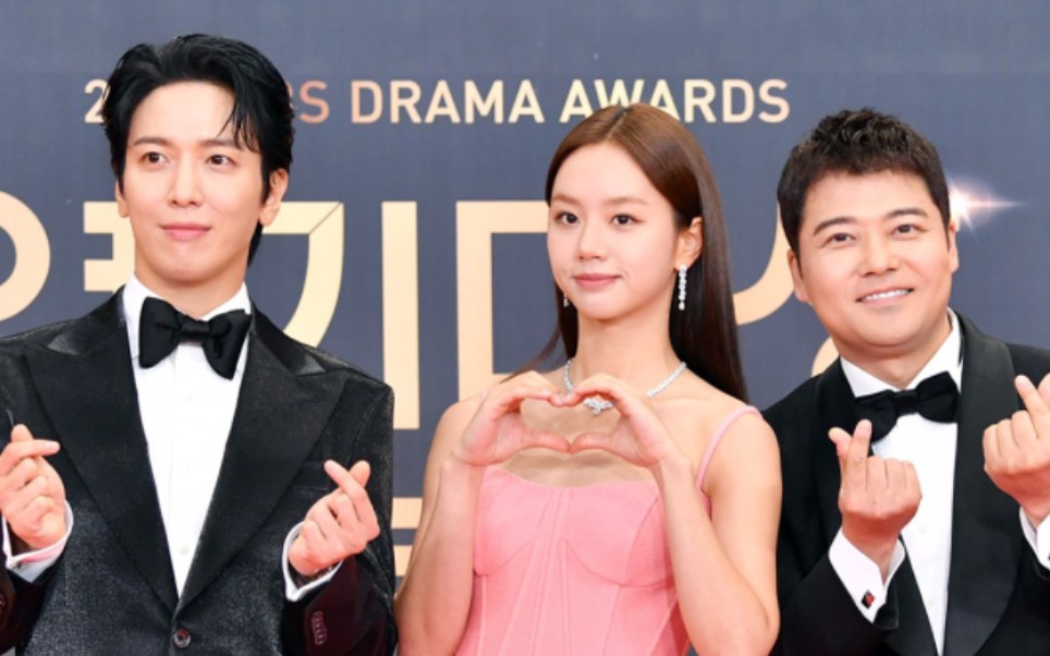 [图]MC 郑容和·李惠利·全炫茂, 2022 KBS演技大赏的红毯 KBS DRAMA AWARDS REDCARPET NewsenTV