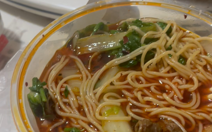 外卖红烧牛肉面