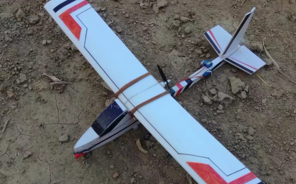 航模迎着夕阳高飞kt背推机型90cm矩形翼带上反