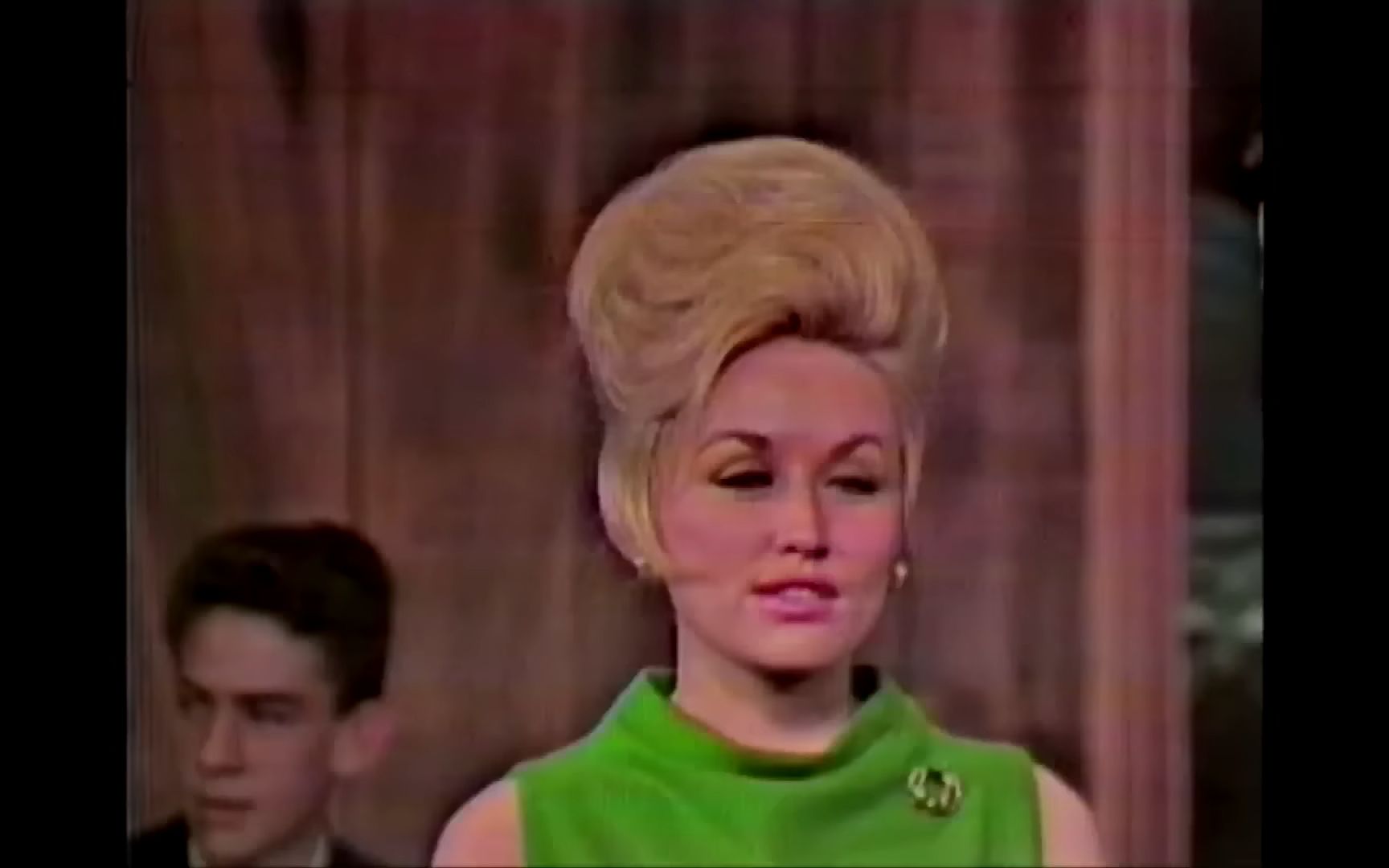 [图]【21岁的乡村音乐天后】Dolly Parton - Dumb Blonde (Live 1967 Cas Walker Show)