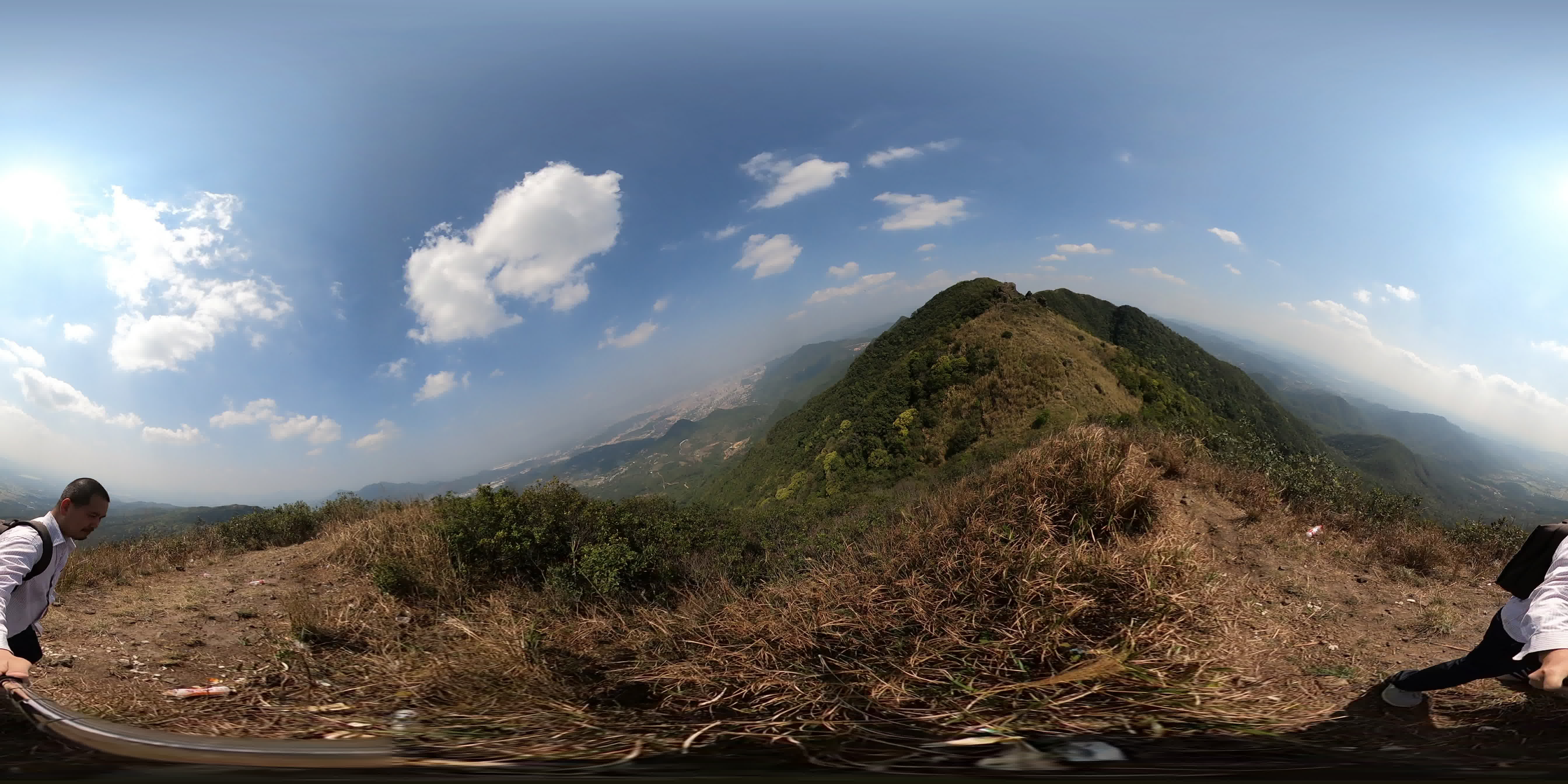 【全景视频】云灵山,山顶风光,俯瞰阳春市区.刘三妹歌台