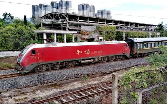 中国铁路k1269通过柏林口公园