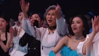 单依纯又杀疯了！2024大湾区音乐会又一曲封神，台下大咖连连鼓掌