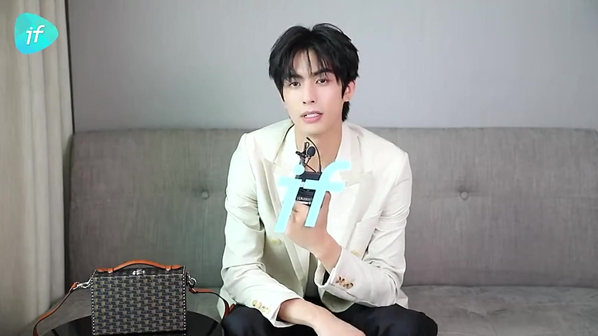 if在moynat活动上采访了宋威龙