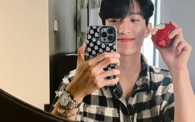 【李硕珉】你永远可以相信dk的自拍水平