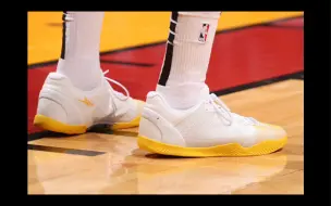 Télécharger la video: 4月12日NBA球员球鞋上脚精选：詹姆斯 Nike Zoom LeBron NXXT Gen拉塞尔 李宁 韦德之道 10 PE