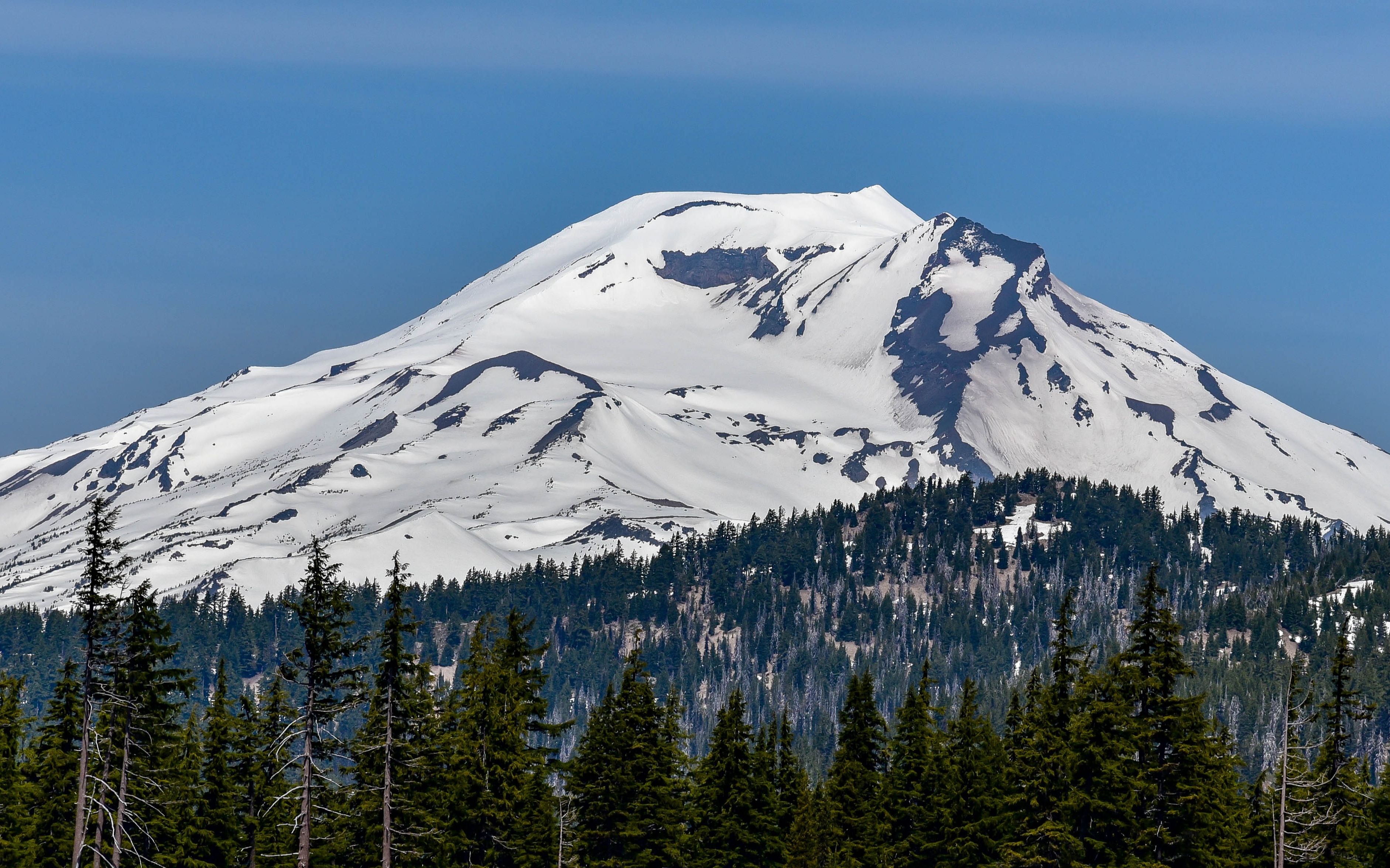 巴奇勒火山mount bachelor航拍