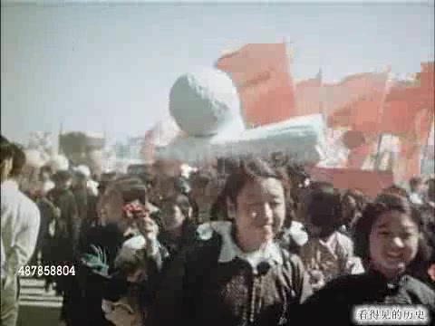 历史回放 1952年国庆节天安门广场的游行队伍哔哩哔哩bilibili