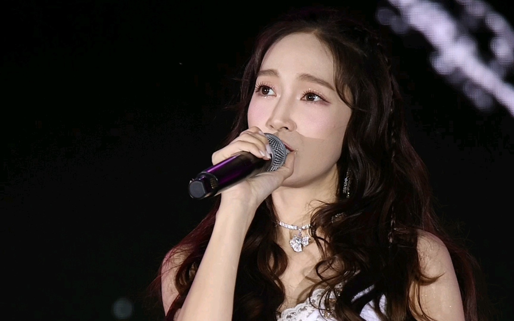 郑秀妍真的好美!成都欢乐谷直拍