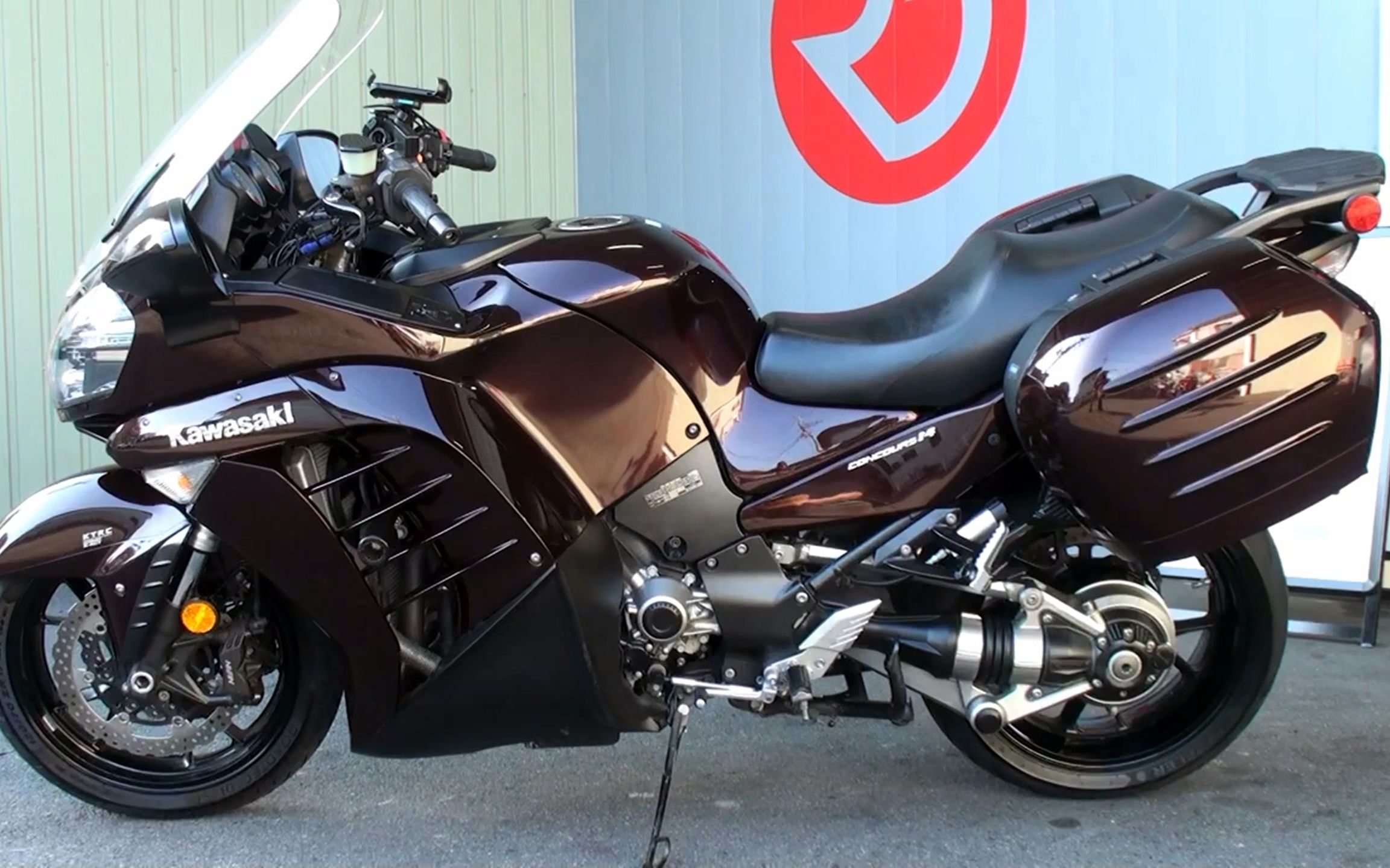 川崎四缸旅行车声浪展示,标配两箱,轴传动,外观霸气,还有abs