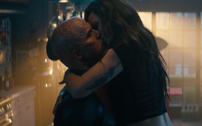 死侍回到家和女友想要个娃两人都开始给孩子起名