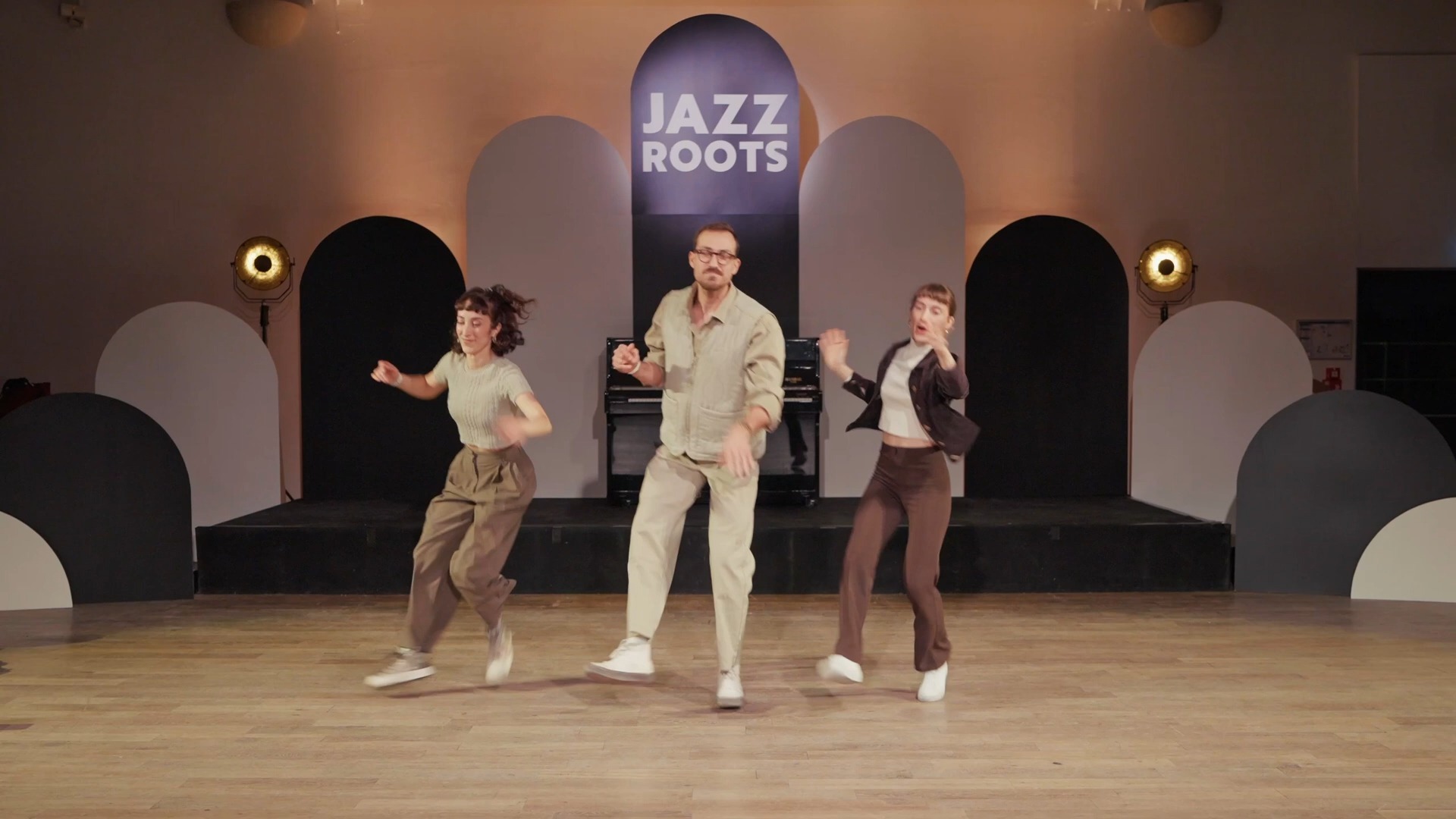 JAZZYVIEWPAGERMATHER，jazzy中国vsjazzyhiphop比较