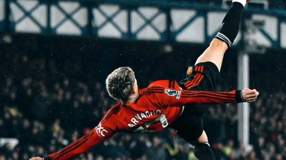 ai对加纳乔倒钩的描绘