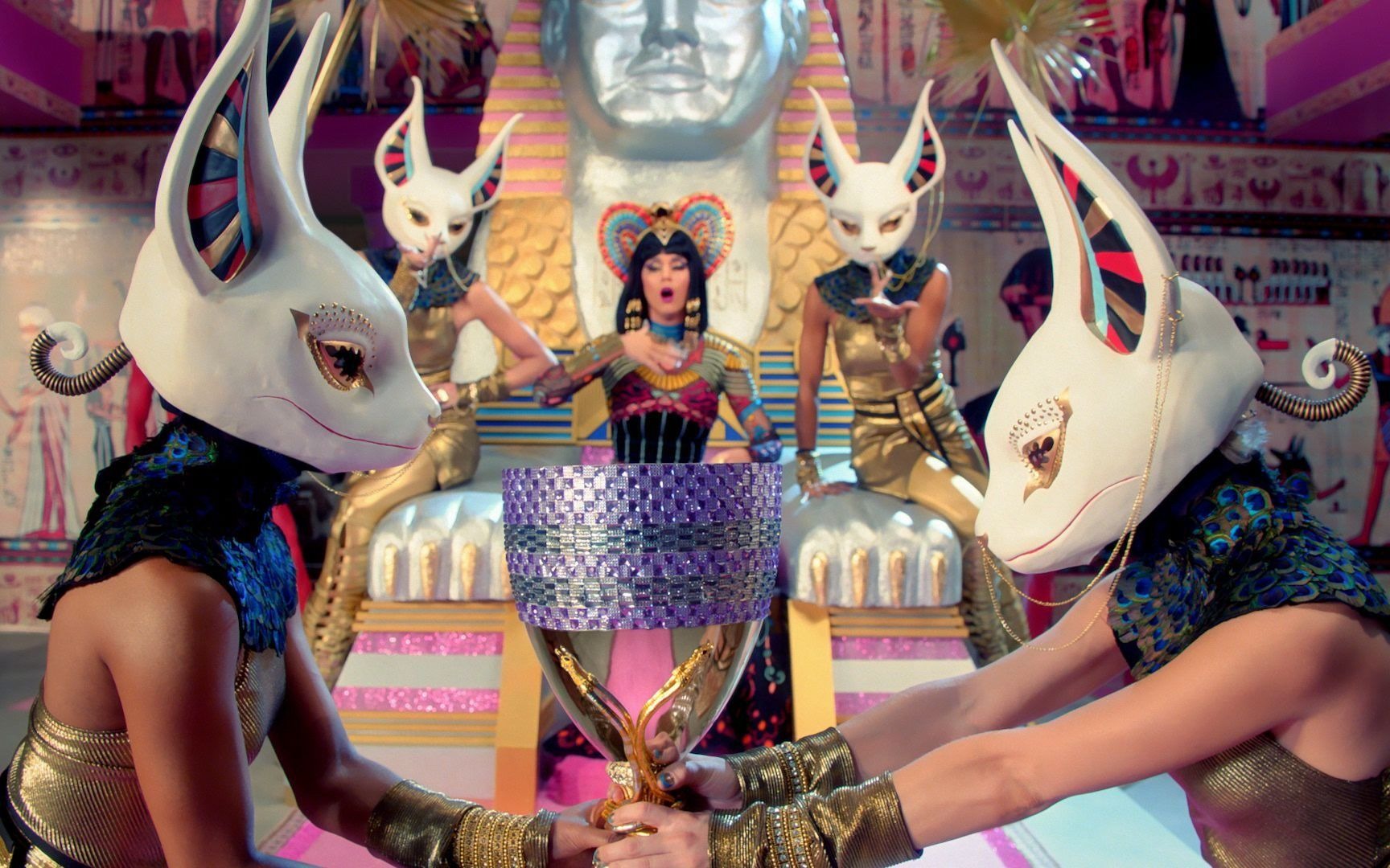 [图]【官方 MV CC字幕】水果姐 埃及艳后 Katy Perry - Dark Horse（1080p 4.74G）清晰 高音质