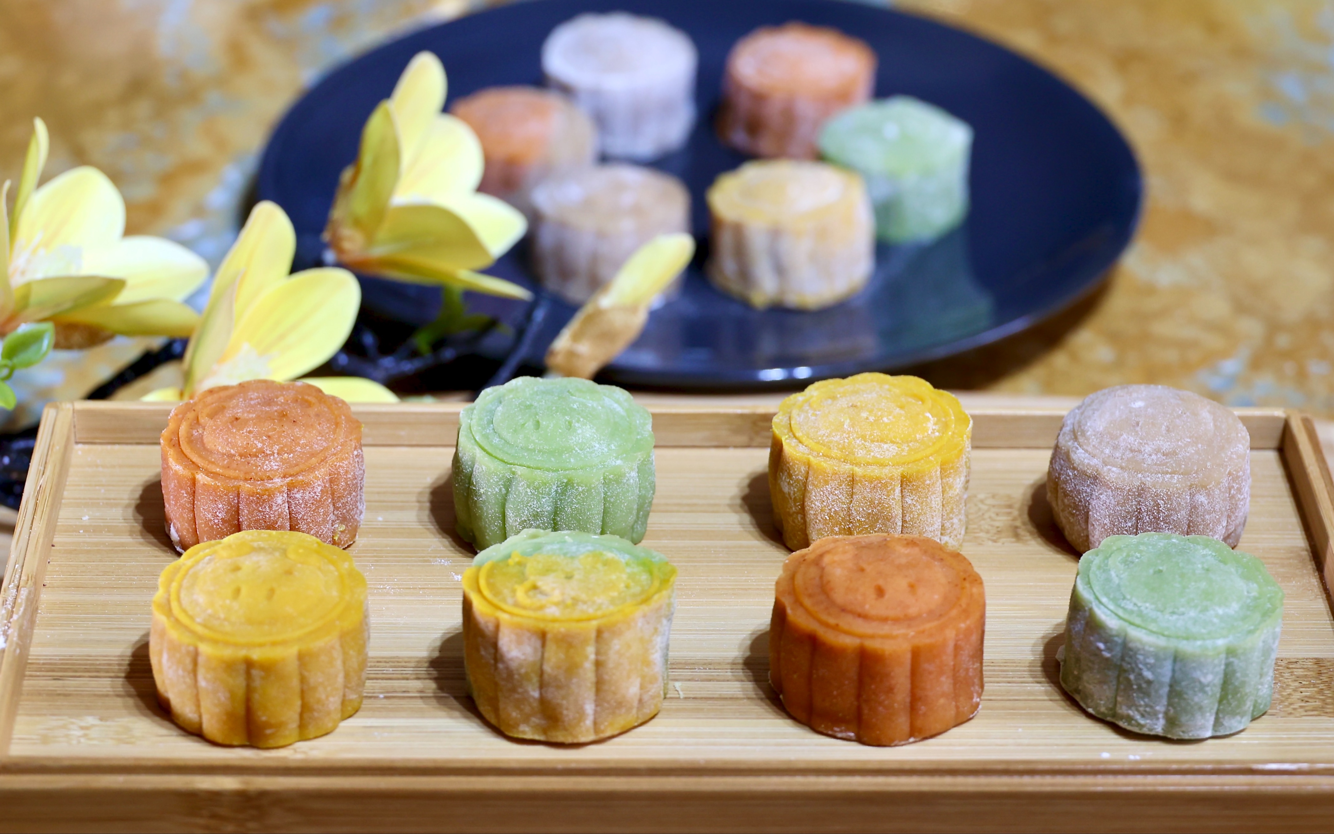 冰皮莲蓉月饼 (不用食用色素,健康的食材染色版)